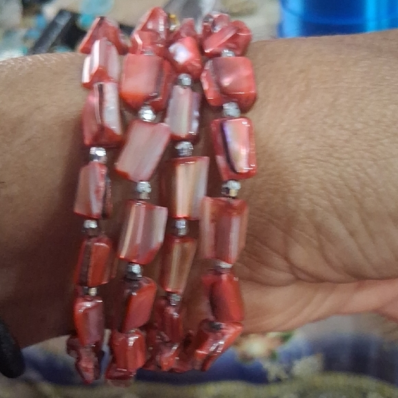 Elegant Pink Beaded Jewelry Set - Picture 12 of 13